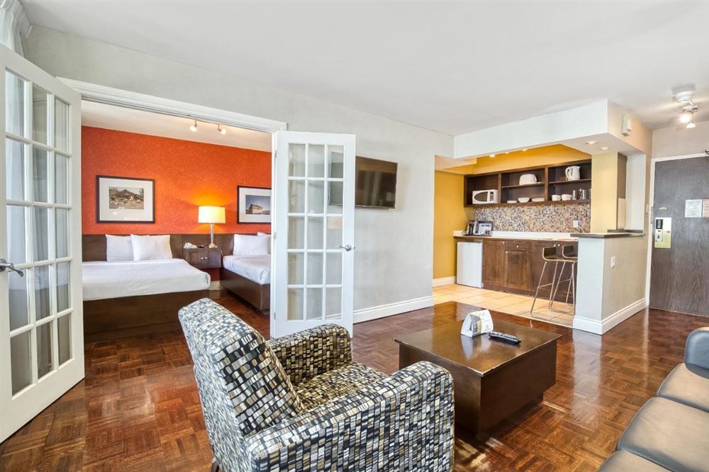 Town Inn Suites